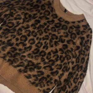  - Tröja från hm. Använd fåtal gånger. Frakt 60 