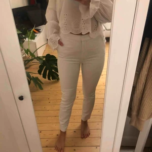  - Knappt använda kostymbyxor från Zara!