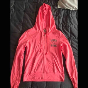  - 🍓 Neon rosa kofta från victoria’s secret pink (frakt tillkommer) 🍓