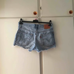  - Short från Levis, perfekt för vinterns utlandsresor☀️