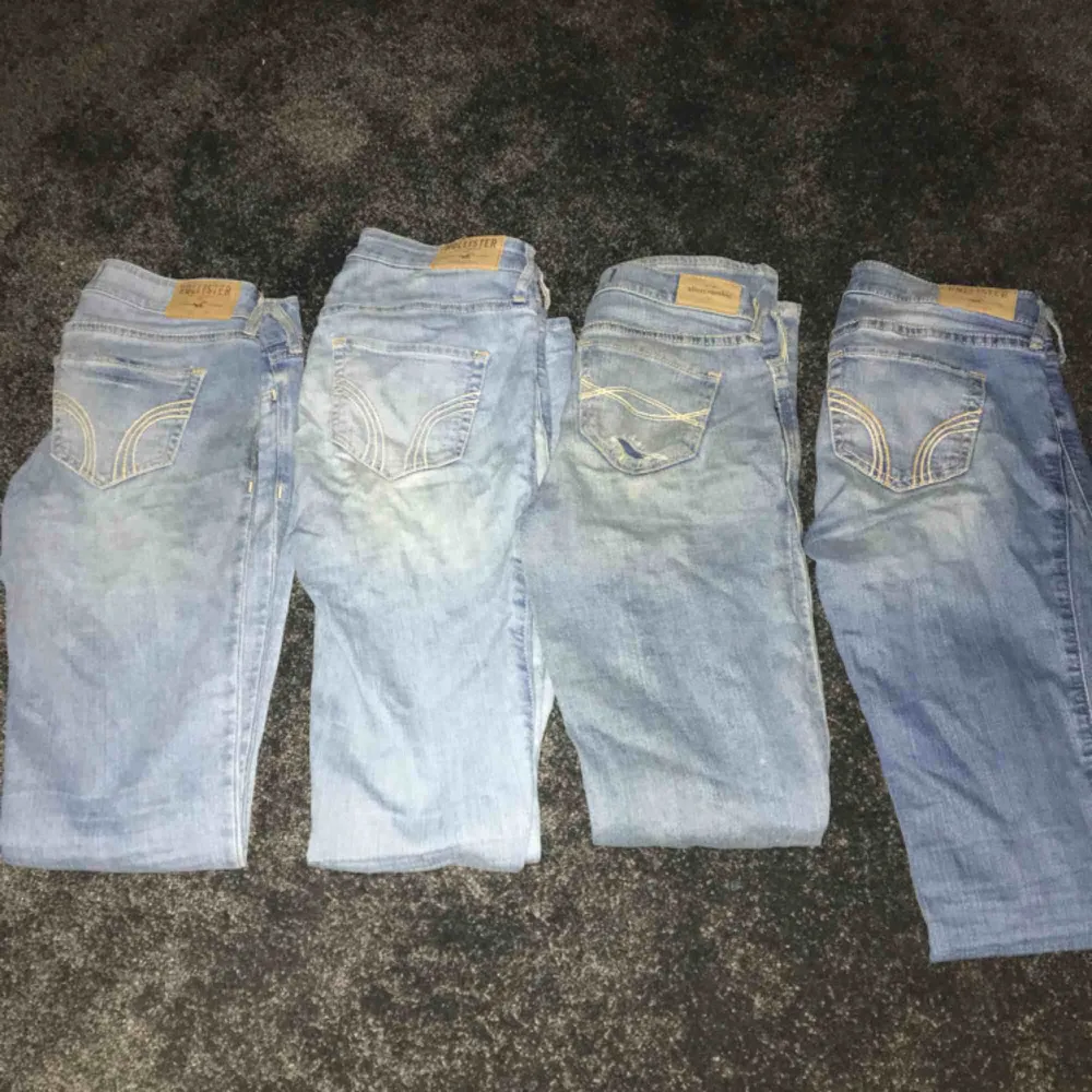 Jeans från Hollister och Abercrombie and Fitch, 100 kr styck (pris kan diskuteras). Alla fyra jeans är i bra skick. Skriv för mer info, storlek och bättre bilder!💕💕. Jeans & Byxor.