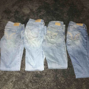  - Jeans från Hollister och Abercrombie and Fitch, 100 kr styck (pris kan diskuteras). Alla fyra jeans är i bra skick. Skriv för mer info, storlek och bättre bilder!💕💕
