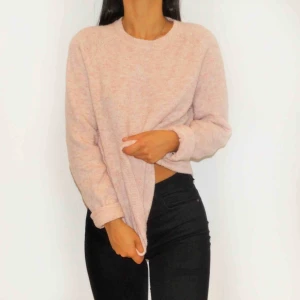  - Stickad ljusrosa i fint skick💕💕