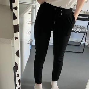 Mjuka byxor - 📬 Frakt 59 kr.