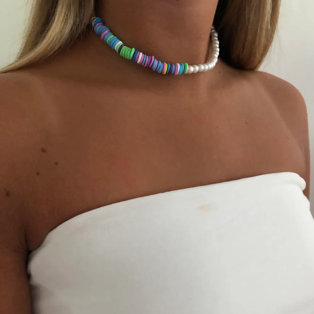 NU finns detta unika halsband till salu! Kostar 89kr (inkl frakt) Följ min Instagram för mer fina smycken @alvasellout💛💛💛. Accessoarer.