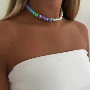 NU finns detta unika halsband till salu! Kostar 89kr (inkl frakt) Följ min Instagram för mer fina smycken @alvasellout💛💛💛