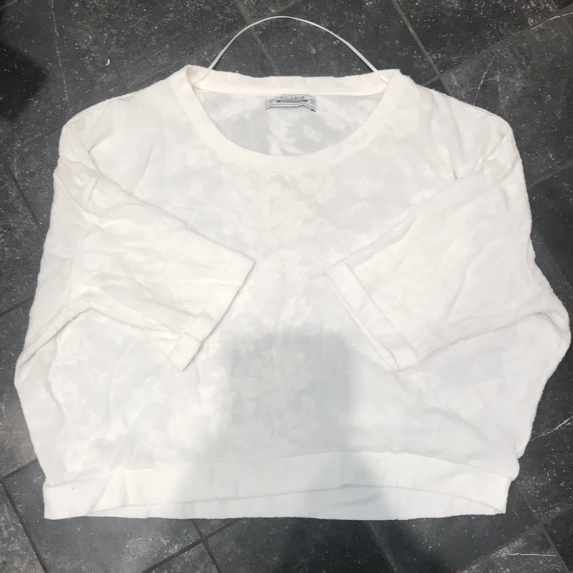 Vit tröja i fint skick från Pull&Bear S