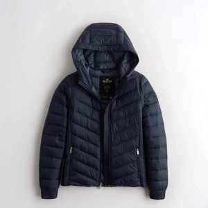 Hollister jacka - I jätte bra skick! Kan sänka priset om affären är snabb 