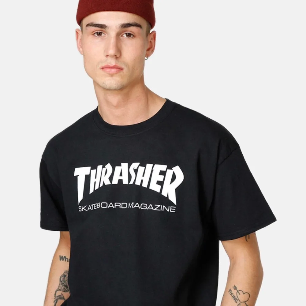 En väldigt snygg Thrasher t-shirt som tyvärr inte kommer till användning därav att jag har flera likande tröjor. Är i bra skick och pris kan diskuteras! Exklusive frakt.. Skjortor.