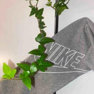  - Ett par Nike leggings som jag har knappast använt.  Köparen står för frakten✨