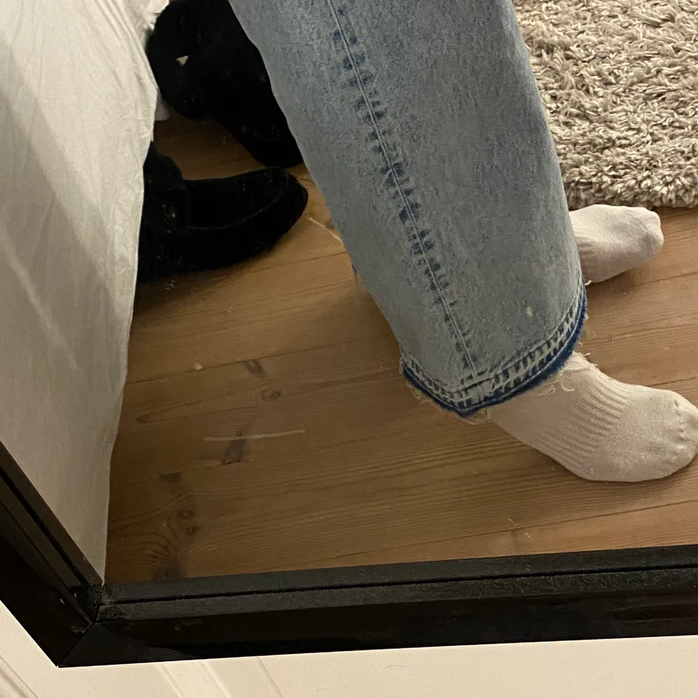 Ljusblå jeans från weekday i modellen ace som tyvärr är lite för korta för mig som är lång . Jeans & Byxor.
