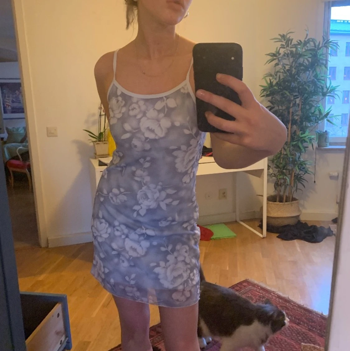 Finaste klänning köpt second hand i Paris😢🐬🦋 - 90