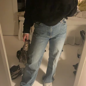 Jeans - Säljer mina super najs jeans från monki då dom ej kommer till användning! Super bra skick ❤️