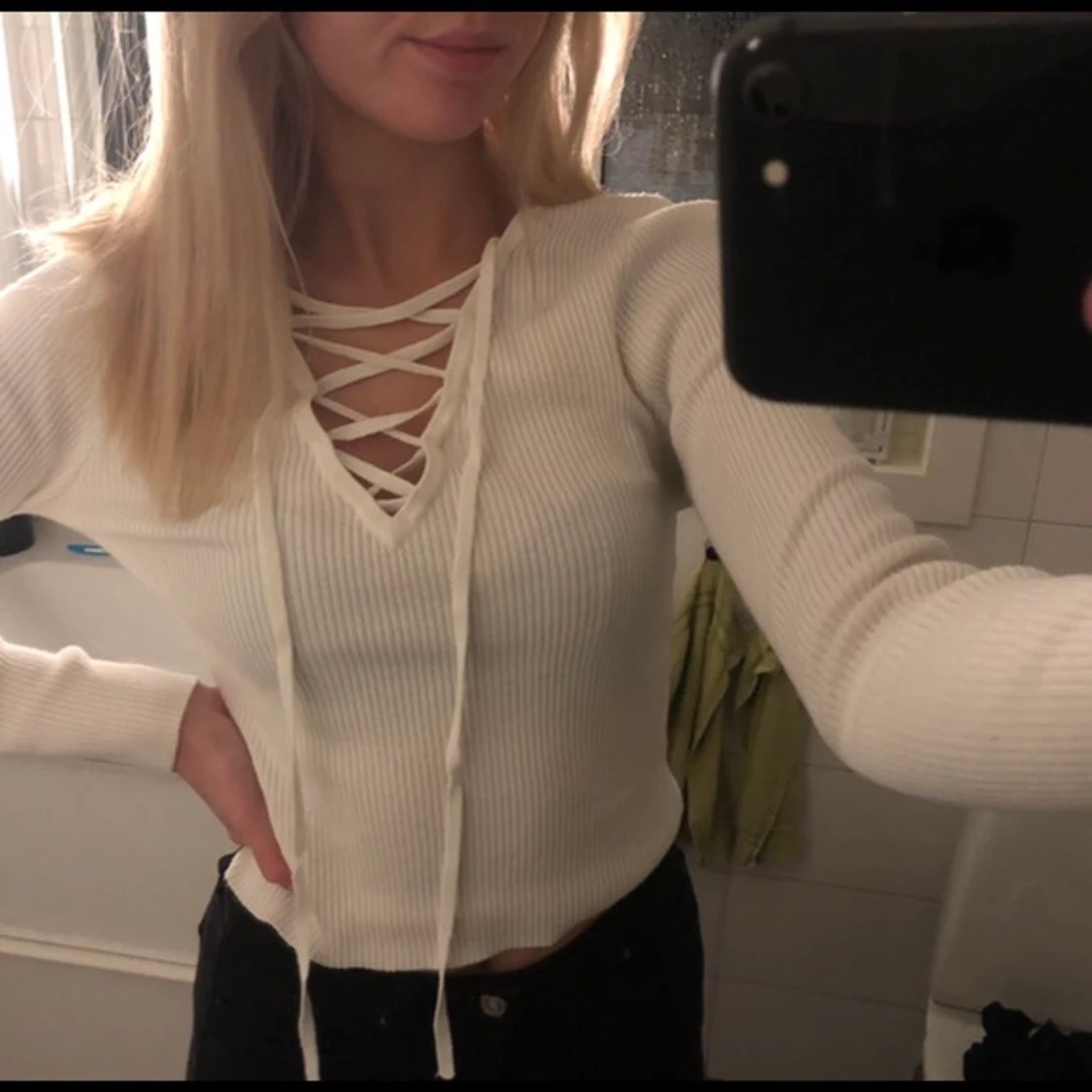 Ribbad långärmad tröja med snörning