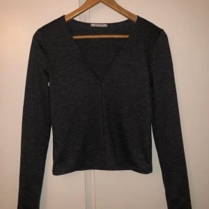 Tröja Zara - Långärmad tröja från Zara, aldrig använd! 