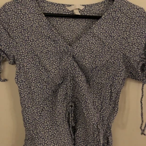 Blå topp  - Blå topp från HM. strl M