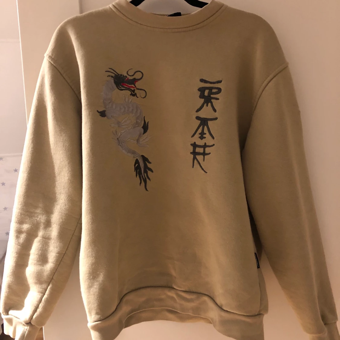 Sweatshirt med tryck - 91