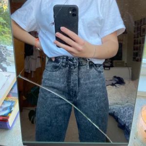 Cheap monday jeans - Säljer mina bekväma cheap monday jeans😊