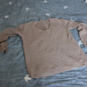  - mysig stickad tröja i storlek s ! 🙈