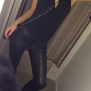  - Skinnbyxor från Forever21, mycket bra skick och snygga på! Storlek M men mer som en XS/S som jag annars har! Fraktas eller mötas upp 💕