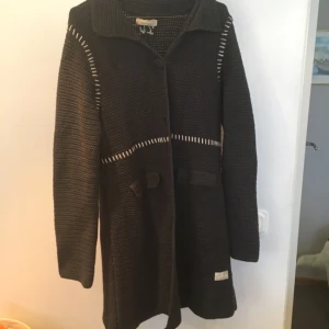  - Kofta/jacka från Oddmolly 

Köparen betalar eventuell frakt