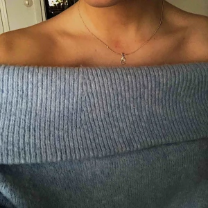 - Blå stickad tröja från H&M, mysig material, använd 1 gång! 