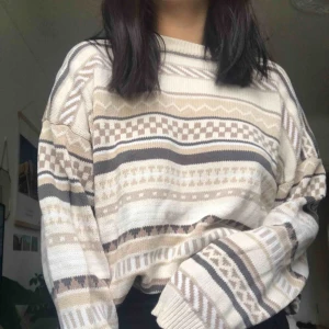  - Jättemysigt stickad tröja!!! Köpt secondhand.
