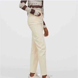  - super fina jeans från hm, byxorna är nya & bara testade!! 