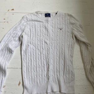 Gant tröja - En ganttröja som är mycket använd men bra kvalite och inga fläckar. Skriv privat för mer info.