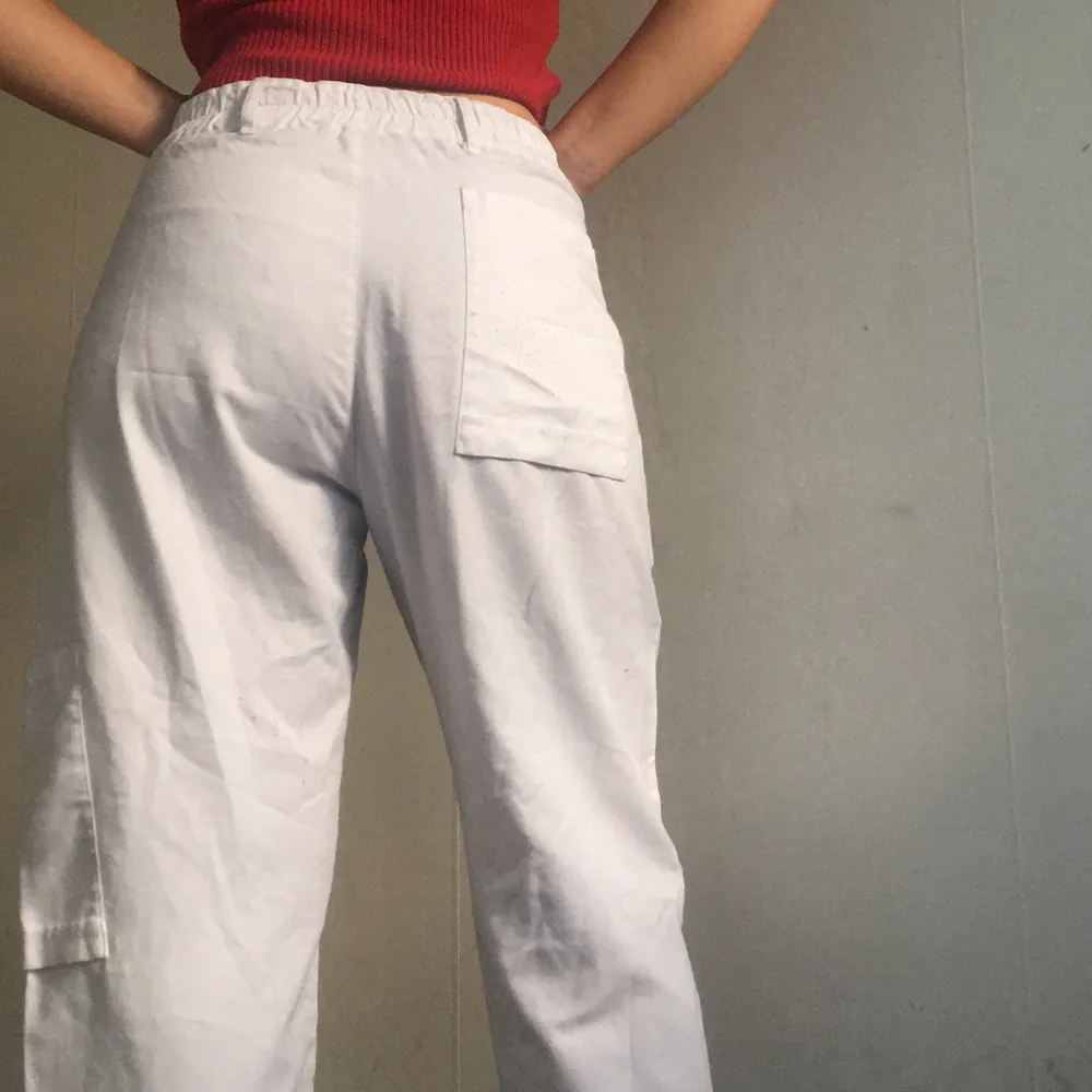 Vita jättesköna byxor med fickor!. Jeans & Byxor.