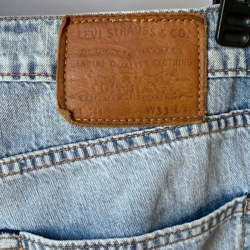 Levis 511” W33 L32. Använda ett fåtal gånger, köpta för 5 månader sedan. För små för mig idag. Startpris 300, pris kan diskuteras.. Jeans & Byxor.
