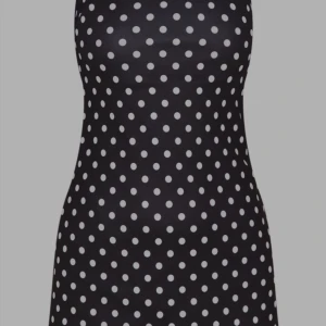 Armlös kort klänning  - Snyggt kort klänning! Oanvänd/helt nya !  Kvaliteten Motsvarar H &M och ginatricot  Storlek: XS/S/M  köpte dem för 15£pund = 169.02 sek