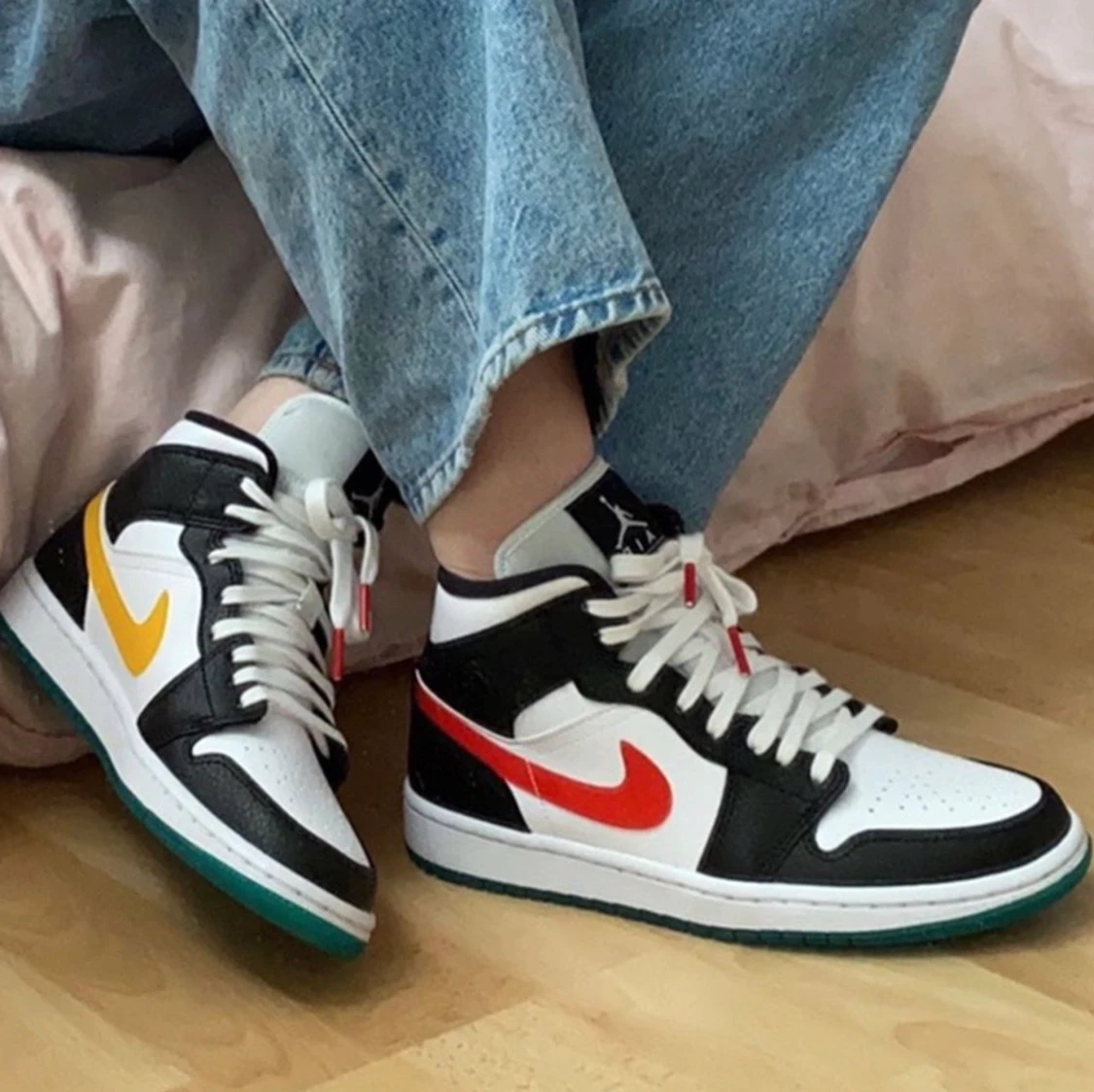 nike air jordan 1 mid - 90