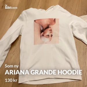 Ariana Grande hoodie - Vit Ariana Grande hoodie från hm! Använd 1 gång men den är som ny! Buda gärna, när jag är nöjd med priset avslutar jag budgivningen!