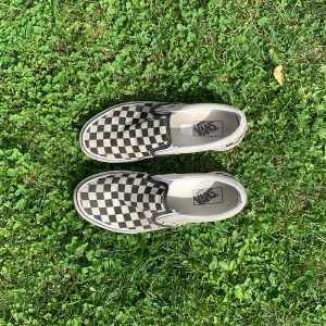 Rutiga vans - Rutiga vans i storlek 40! Använda men ändå i bra skick💖 köparen står för frakt💞