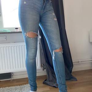 Blåa jeans från hollister