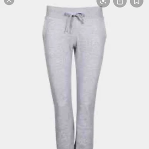  - Köpte för 250 kr, har både i svart och grå sitter bra och en stor midja , jättesköna men säljer pga har för många väldigt nya använt kanske 1-2 gånger! Säljer både för 310kr, svart/grå,  ett par 170kr! 