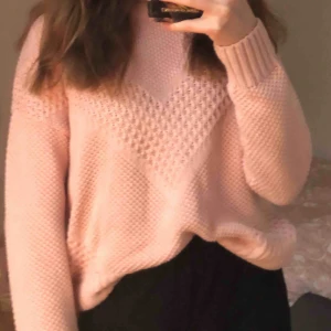  - Mysig tröja från h&m, använd fåtal gånger. Köparen står för frakt