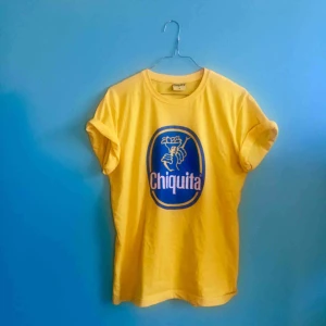  - Cool Chicquita banan tröja! OANVÄND  Många intresserade som skrivit, den som ger mest får den! Uppdaterar priset allteftersom :)