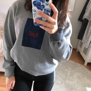  - Super skön tröja från carlings, använd Max 5 gånger. Frakt inräknat :)