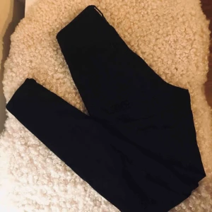  - Snygga och stretchiga Molly Jeans. Aldrig använt! Priset kan diskuteras vid snabb affär :) 