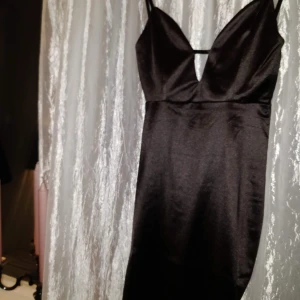Klänning - Ny med prislappen kvar 