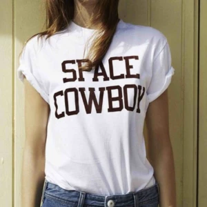  - Fin men har en lagning vid halsen, se extrafoto. Avhämtas eller skickas!