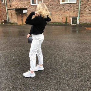  - Vita raka jättefina jeans från Gina. Säljer då de inte kommer till användning mer 200kr inklusive frakt