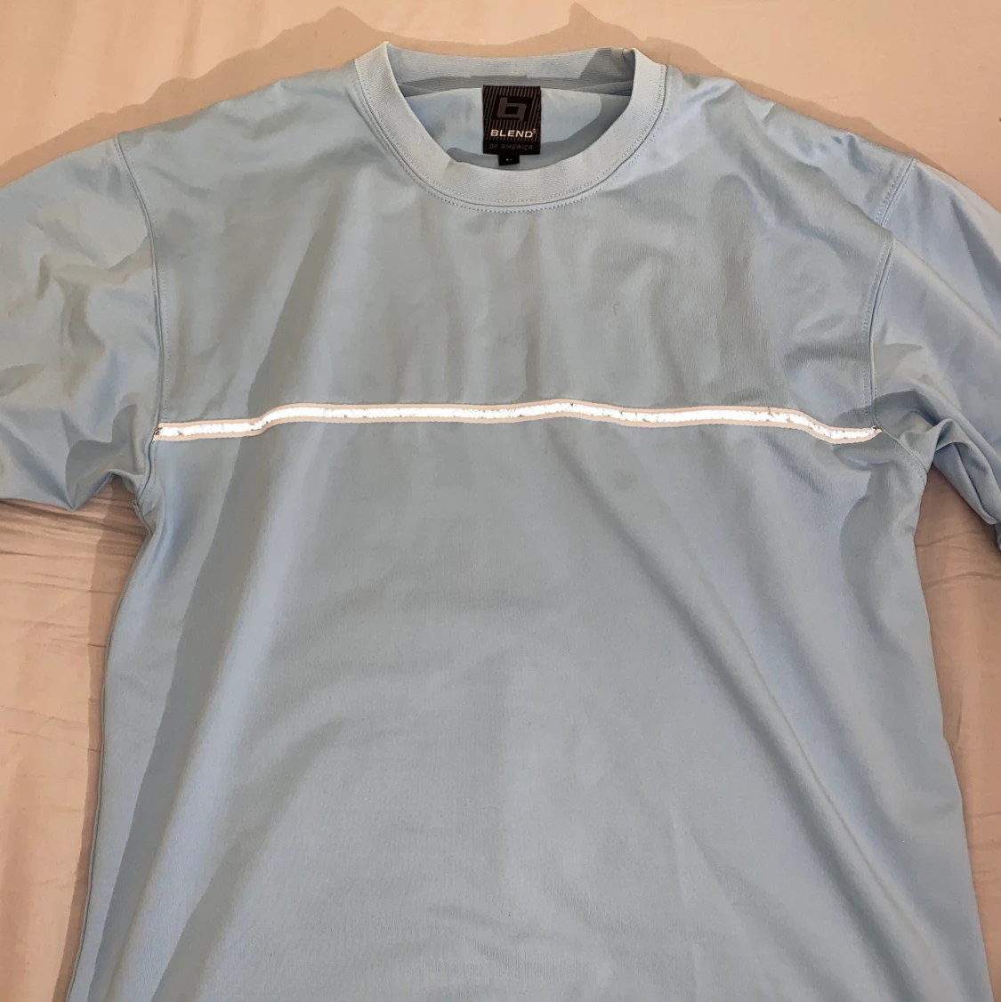 Ljusblå t-shirt - 90