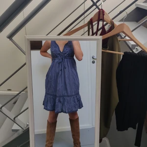 Gullig klänning  - Puffig blå klänning. Som ny