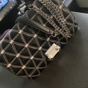 Michael kors väska - Använd ett fåtal gånger. Nyskick. Kan skickas, köparen står för frakten.