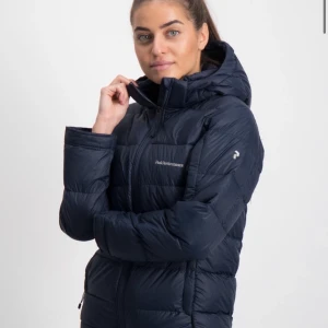 Peak jacka - mycket fint skick! kan skickas men då står köpare för frakt