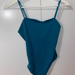 Linne - Super fint linne/body. Har använt 1 gång. Om fler är intresserade blir det budgivning.