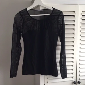  - Söt topp från Gina.
Aldrig använd.
Transparant